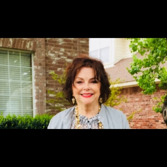 Meet your Posher, Lauretta - Picture 1 of 1